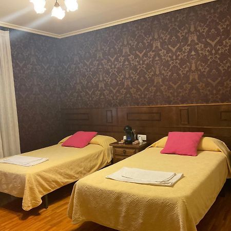 Pension La Chalana Пола-де-Лавиана Экстерьер фото